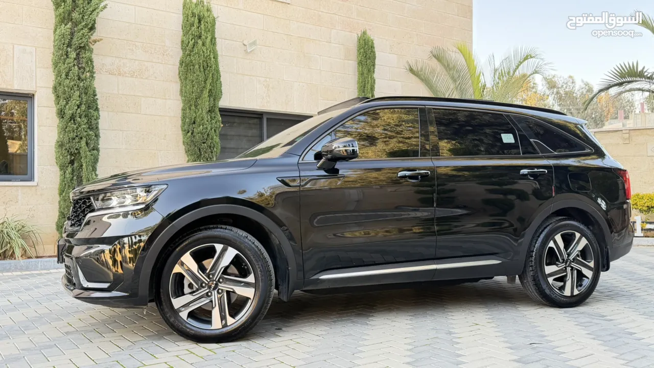 كيا سورينتو بزنز ترخيص 2022 محرك 1600 هايبرد جير أوتوماتيك 240 حصان دفع 4×4