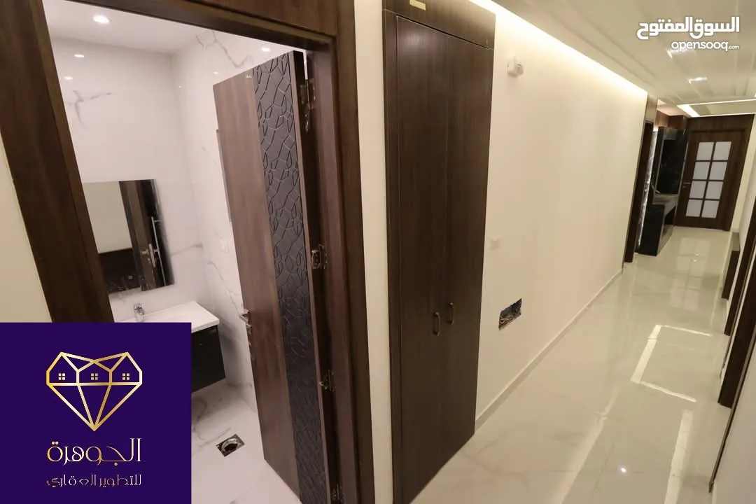 شقة طابق اول فخمه ومميزة جديدة لم تسكن لقطه وبسعر مغري جداااا عرض خاص ع اخر شقة أرقى مناطق خلدا