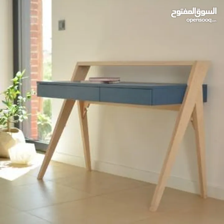 طولات ومكاتب خشبية