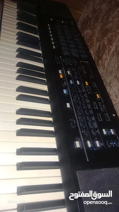 جهاز اورج ROLAND E40 للبيع