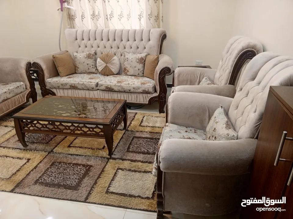 طقم كنب تفصيل للبيع