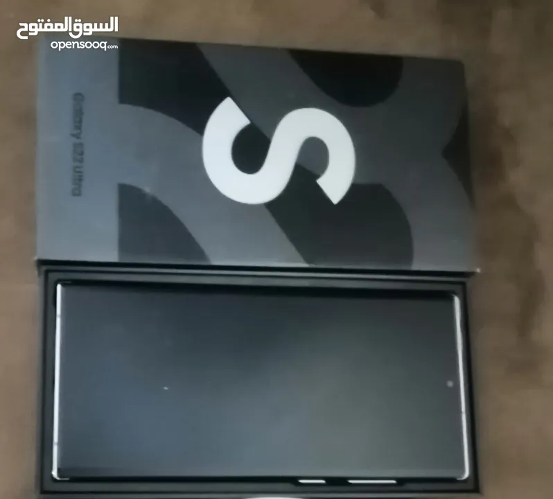 الترا 22 للبيع شرق أوسط في حاله الوكاله 256 جيجا التلفون كرتونه مش مغير فيه ايشي ع الفحص