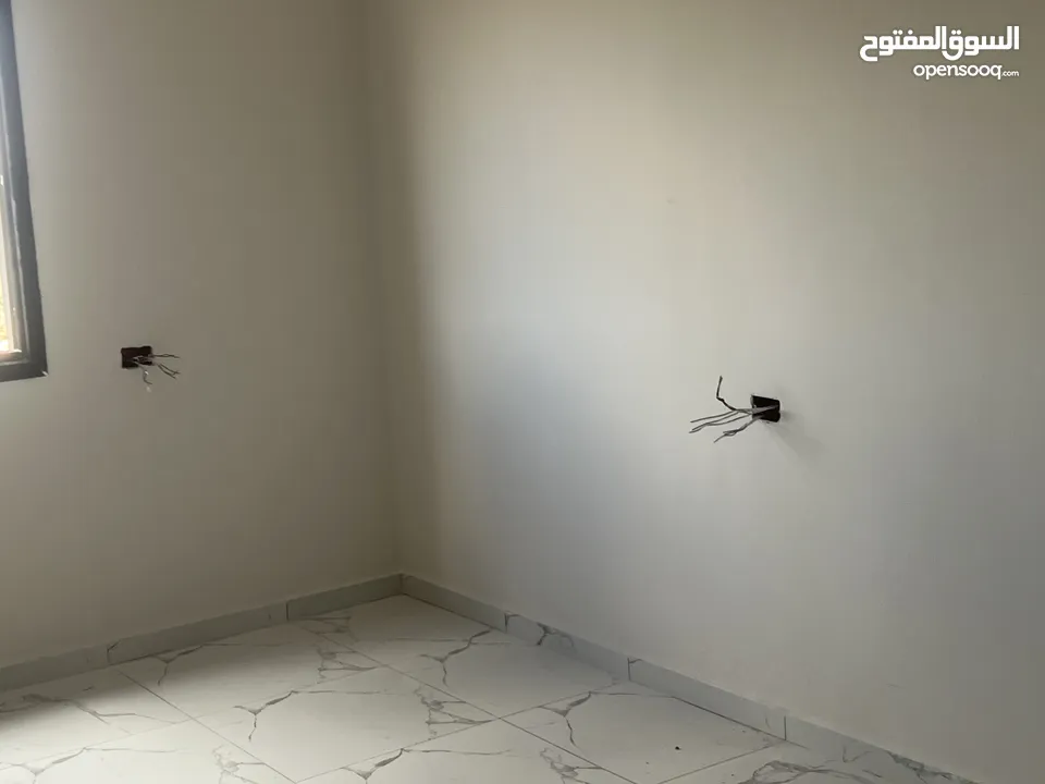 فني كهرباء منزلية  تحت إشراف هندسي