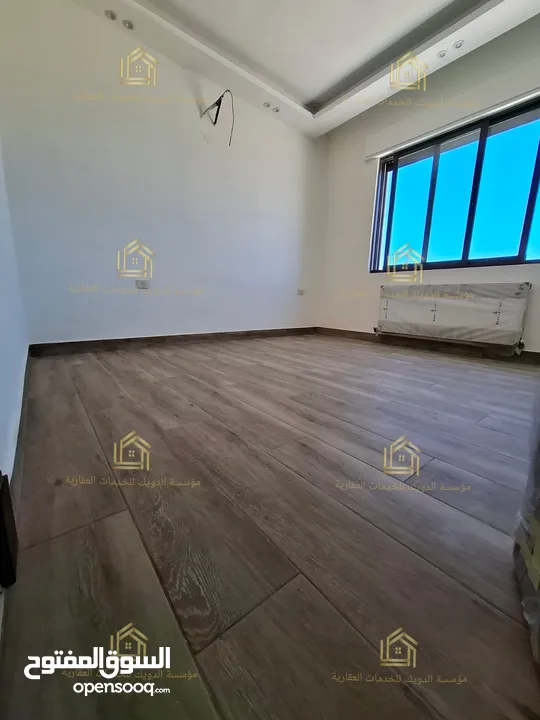 شقة جديدة - لم تسكن - خلدا - 4نوم 2ماستر - 240م - بلكونتين بإطلالــــه مميزة - قرب الخدمات العامة