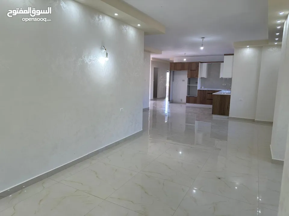 شقة جديدة وحديثة للإيجار في بيرزيت – مساحة 160م2