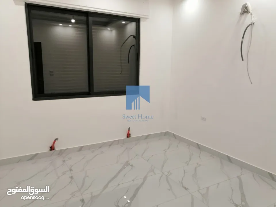 شقة فاخرة للبيع في خلدا  - قرب مدارس ساندس طابق ثالث 160م مع روف دوبلكس 125م لم تسكن