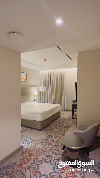 بيع فندق كامل 600 غرفه في دبي يغلق نخلة جميرا