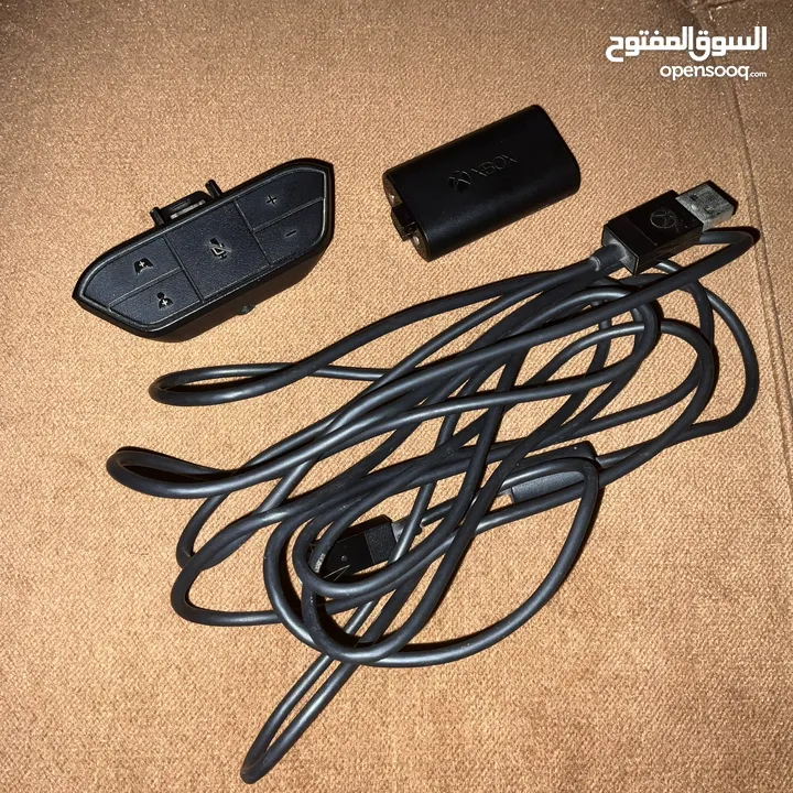 بطارية يد اكس بوكس ون و أدابتر وخيط مايكرو usb الأصليات