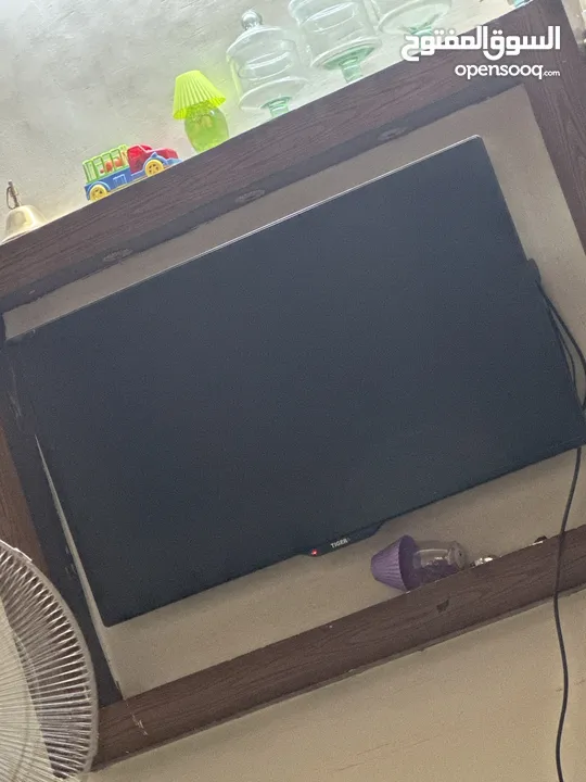 شاشتين تايغر و توشيبا led شبه الوكالة للبيع المستعجل
