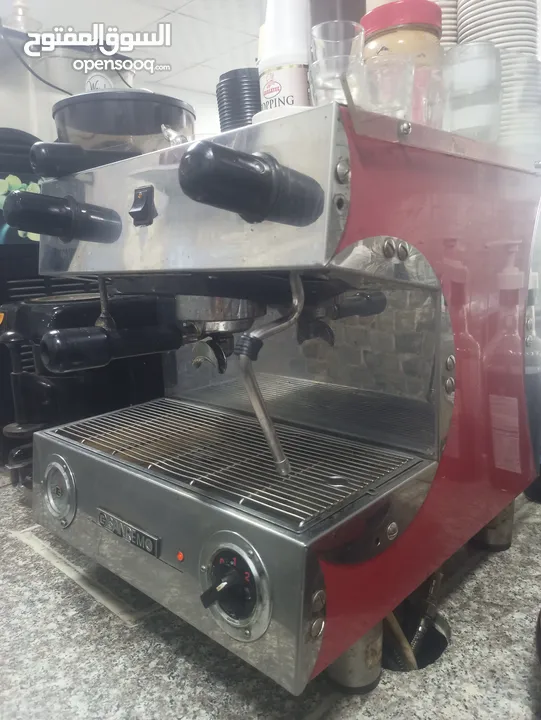 ماكينه اسبريسو ايطاليه sanremo مرتبه جدا للبيع مع مطحنه