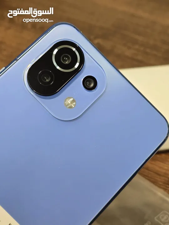 متوفر جهاز Xiaomi Mi 11 Lite بكرتونته مع كافة أغراضه مع هدية Air pods جديد