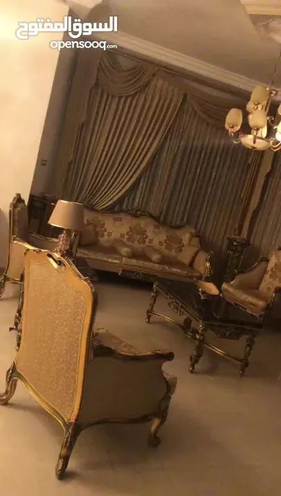 طقم صالون كامل للبيع بحالة ممتازه