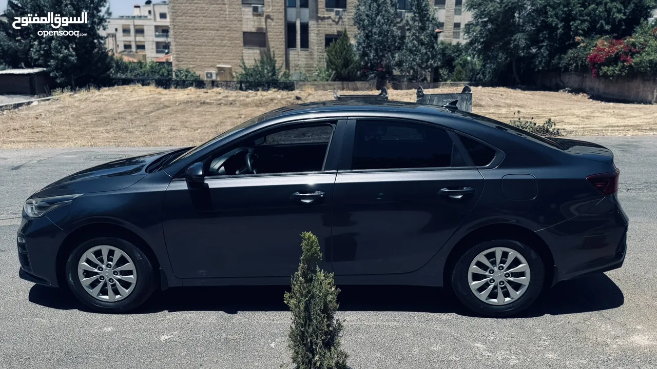Kia cerato   Model :2019  Dohc 1600 CC  Gearbox : automatic   Colour: Gary  Inside :Black ABS Airbag