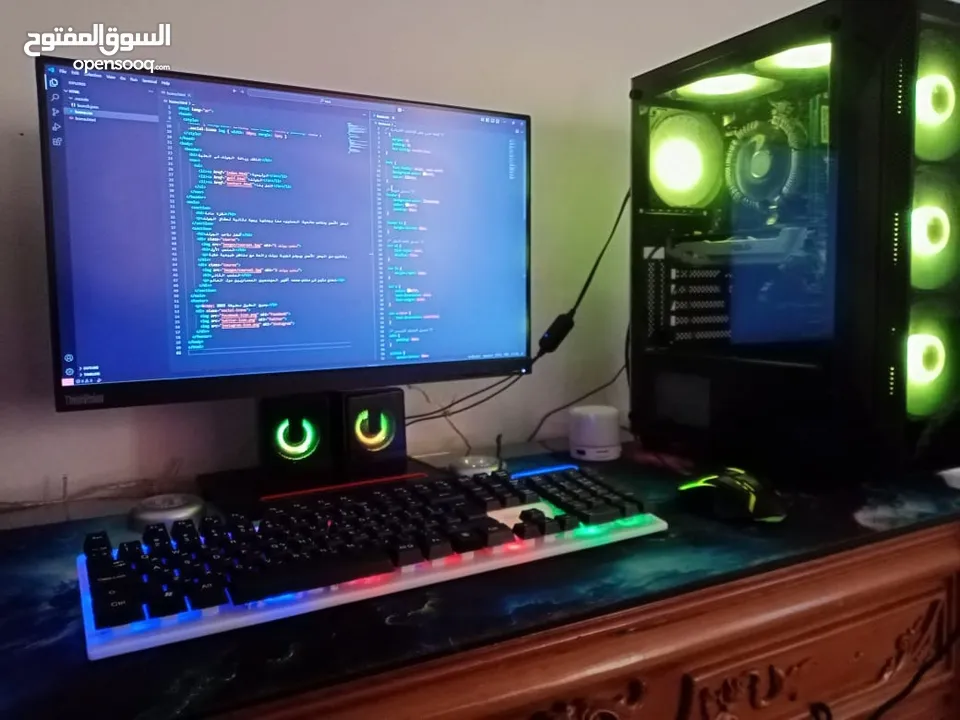 جهاز كمبيوتر للألعاب بحالة ممتازة مع شاشة - Core i5 و GTX 1060