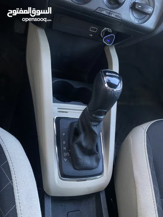 سكودا فابيا اوتومااتيك .. داخلية مميزة لون بيج بسعر مميز فقط 67 الف شيكل ..