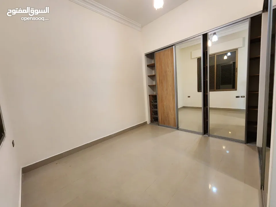 روف فارغ او مفروش للإيجار في عبدون ref : 14325