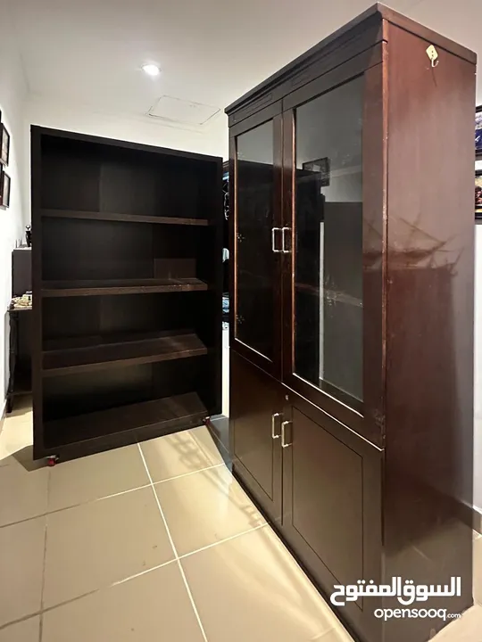 Wooden Showcase & Bookshelf for immediate Sale    للبيع الفوري