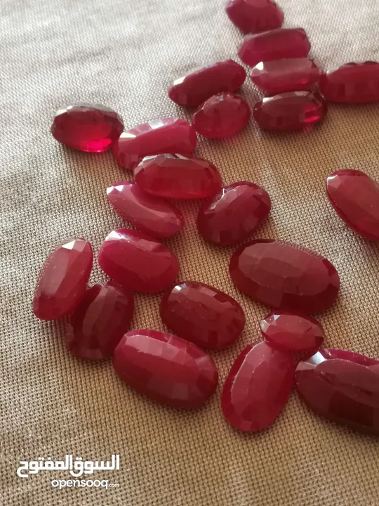 Emerelad زمرد اخضر طبيعي اصلي زامبيا سعر القيراط 100دولار.. طبيعي اصلي غير مسخن ولا معالج.  تحفه روع