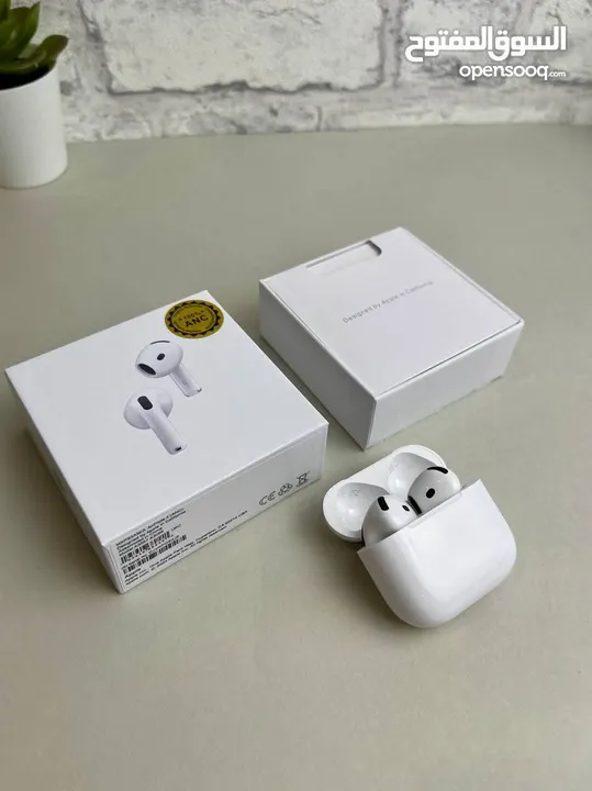 سماعات AirPods 4 تأتي بتصميم مميز وراحة مطلقة مع جودة صوت محسّنة وعزل ضوضاء نشط (ANC) لتجربة استماع