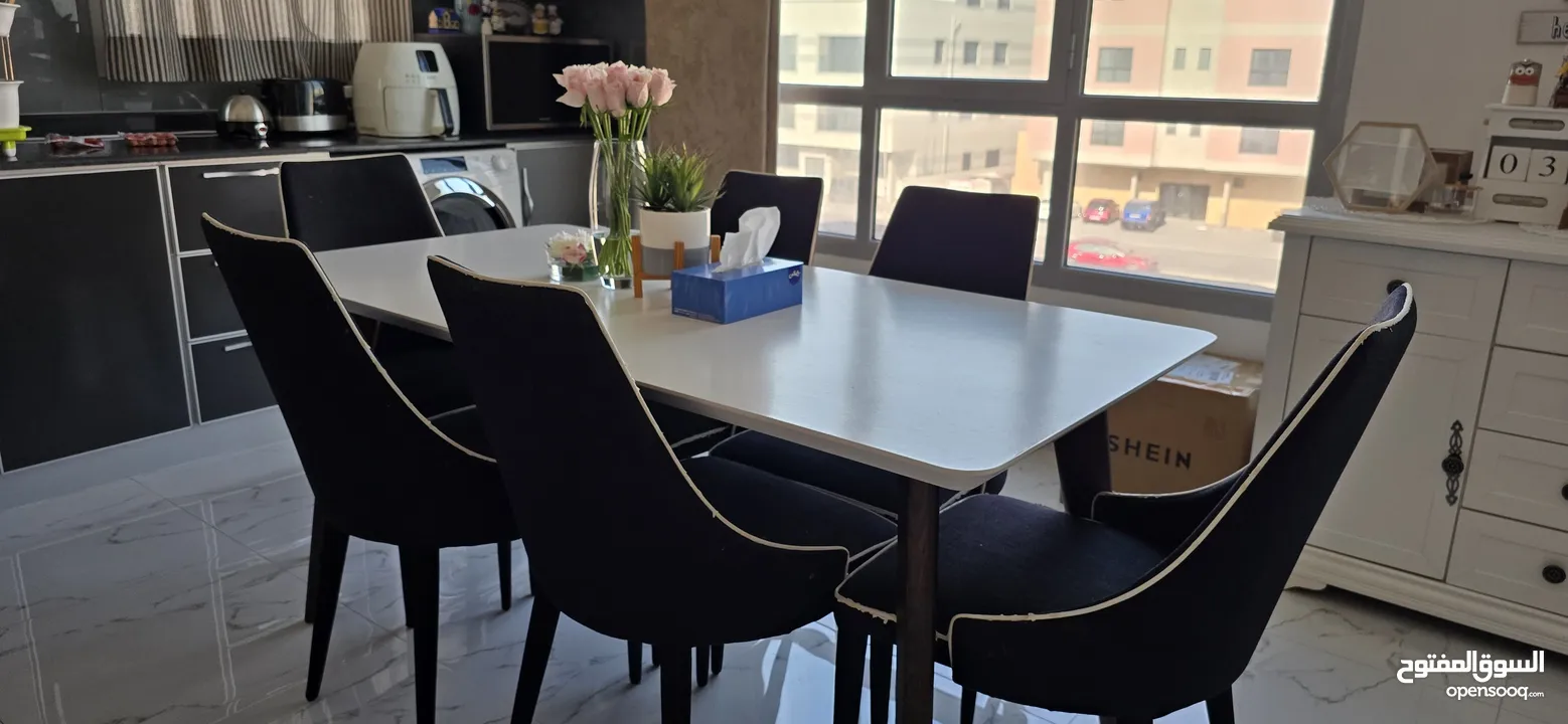 Dining Room Table with 6 chairs used