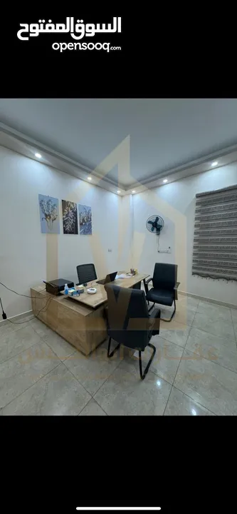 شقة مكتبية نصف مفروشة للايجار في منطقة الجزائر تشطيب حديث