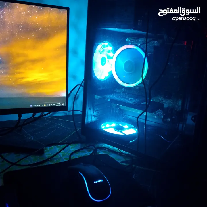 pc مستعمل شهر مع كيبورد العدد 2صغير وكبير و ماوس جيمنج وشاشه جديده