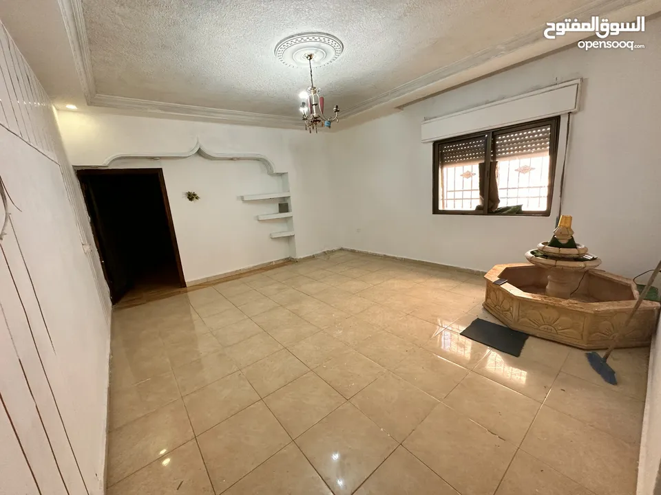 شقة للبيع في جبل الزهور الاسكانات خلف مسجد خليل السالم