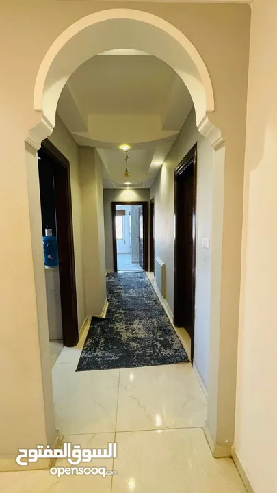 شقه فاخره للبيع في شفا بدران بالقرب من جامعة العلوم التطبيقيه