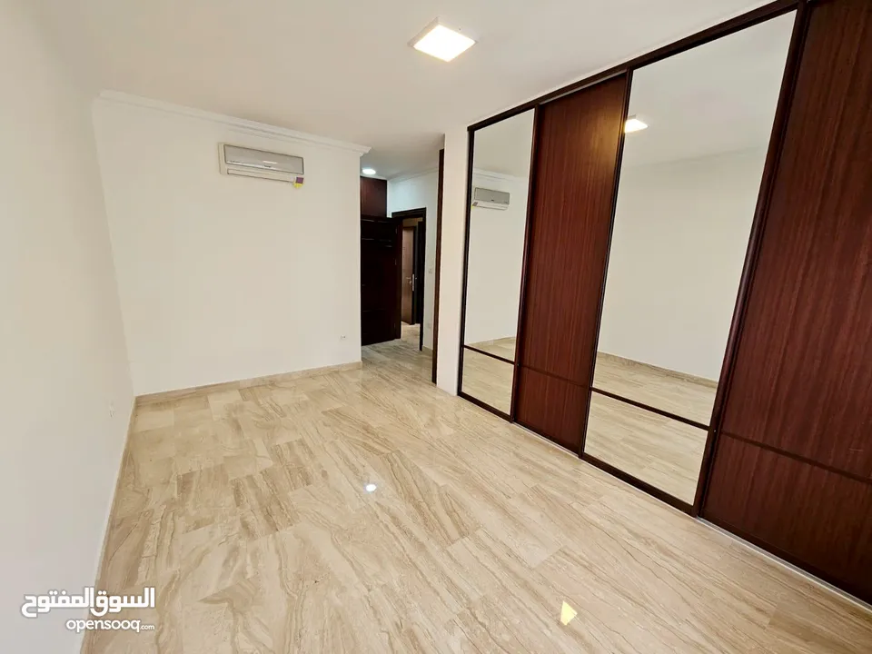 شقة للبيع في الصويفيه ذو تشطيبات فخمة مساحة 207 متر طابق اول