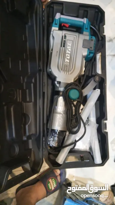 معدات كهرباء
