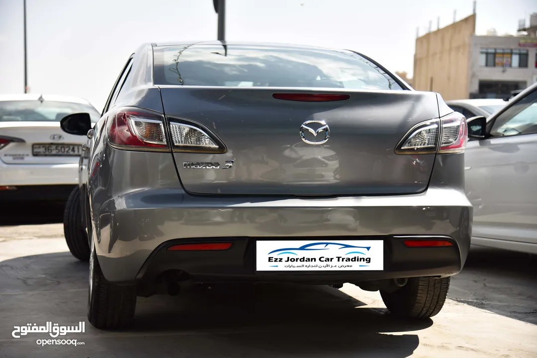 مازدا زوم 3 بحالة الشركة وارد الوكالة Mazda Zoom 3 2011