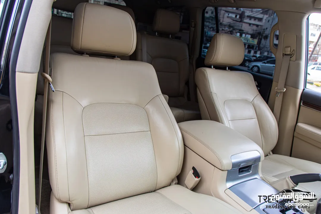 Toyota Land Cruiser VX-E 2016   السيارة وارد و بحالة الوكالة