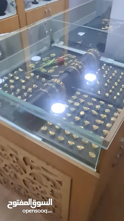 خزائن وبترين وطوله عرض للاكسسوارات