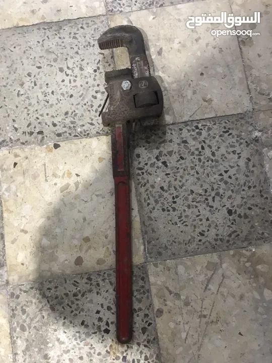 مفتاح مواسير مستعمل