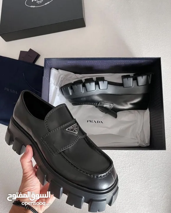 كندرة برادا  Monolith Prada loafer.