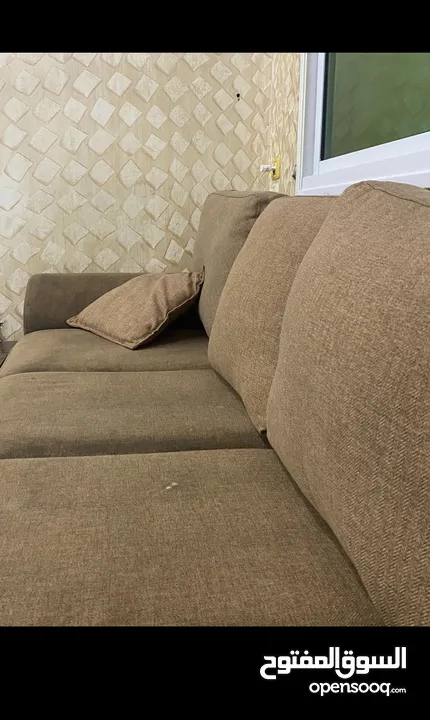 كنب لف جلوس  وطاولة وسط مستعمل بحالة جيدة جدا