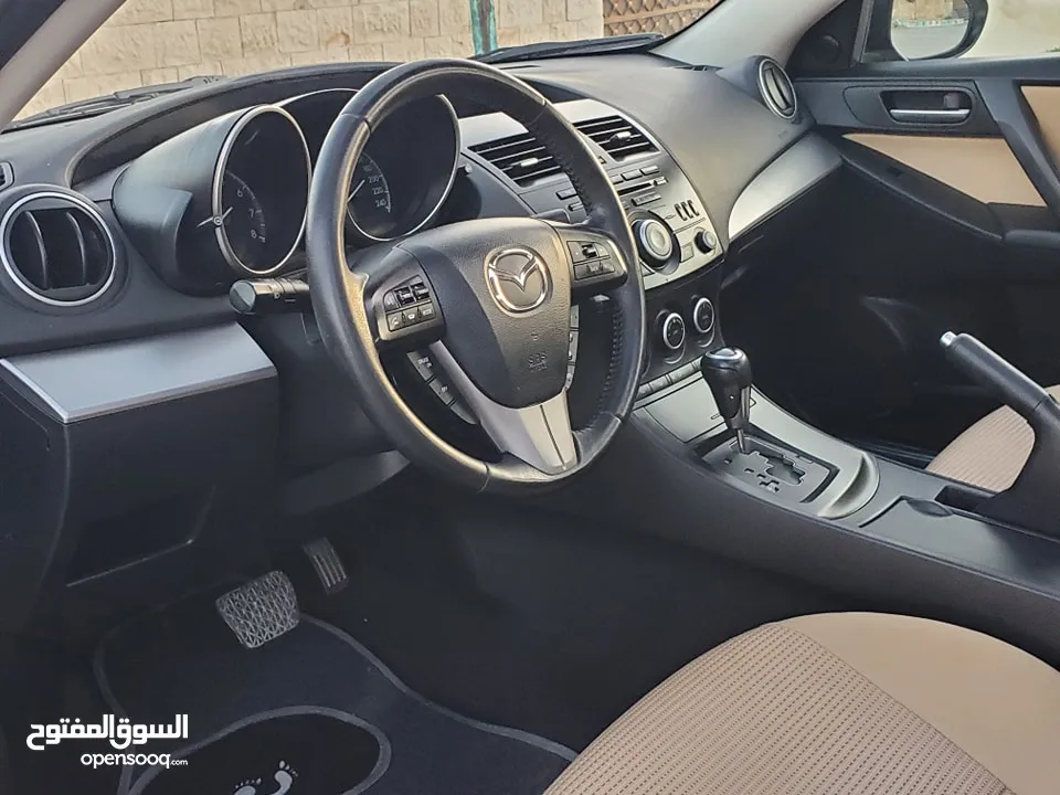 مازدا 3 زوووم موديل 2013 فل كامل مع الفتحه بأعلى صنف ومواصفات من فئتها  MAZDA 3 ZOOM MODEL 2013