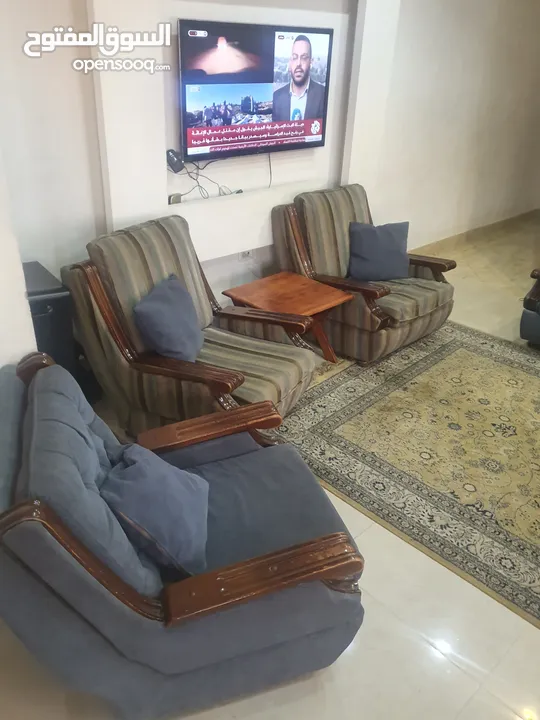 طقم جلوس مورس عشر مقاعد تنتين ثلاثية وأربعة مفردة خشب زان تقيل بحالة جيدة