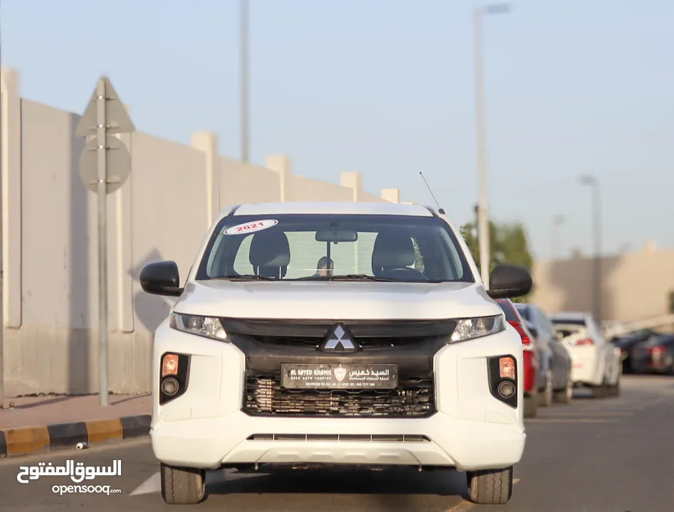 Mitsubishi L200 2.4 L diesel  2021 GCC accident-free in excellent condition, 982 P.M