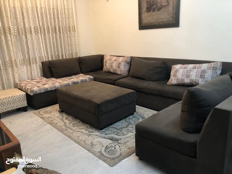 كنب كورنر للبيع مع متفرقات