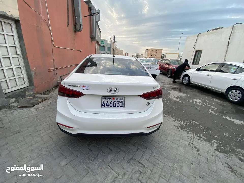 Toyota yaris 2023 white available for weakly and daily