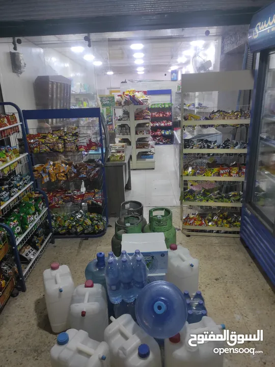 سوبر ماركت للبيع
