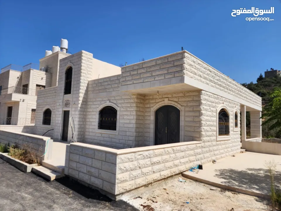 فلل للبيع  في منطقة سردا