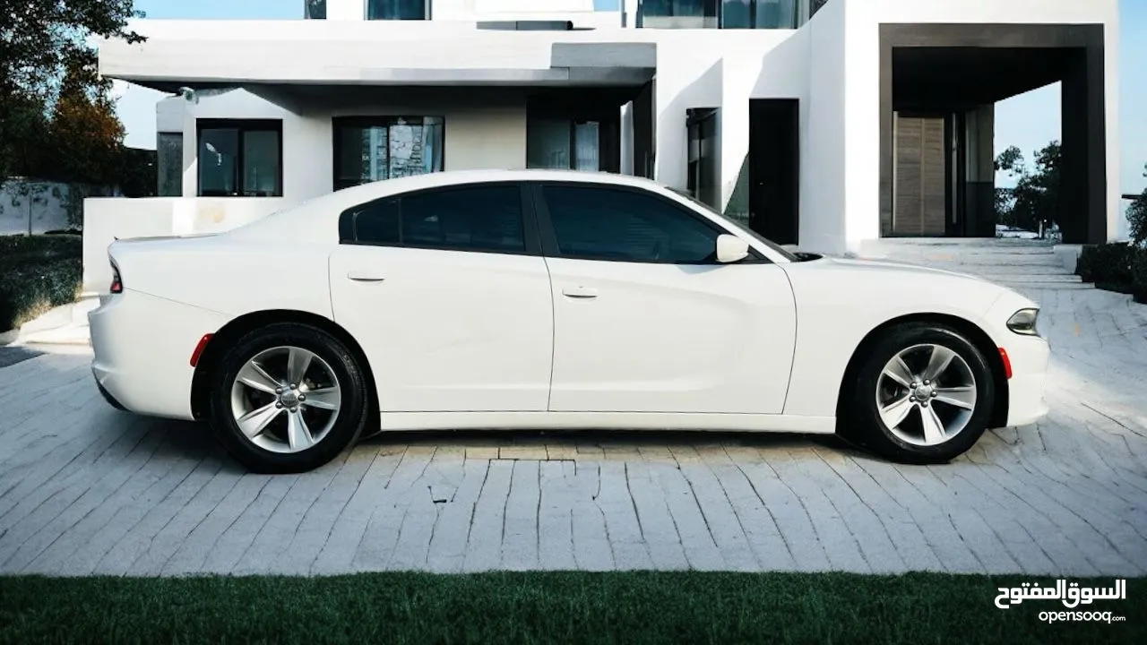 AED 840 PM  DODGE CHARGER 2017  3.6L V6  GCC