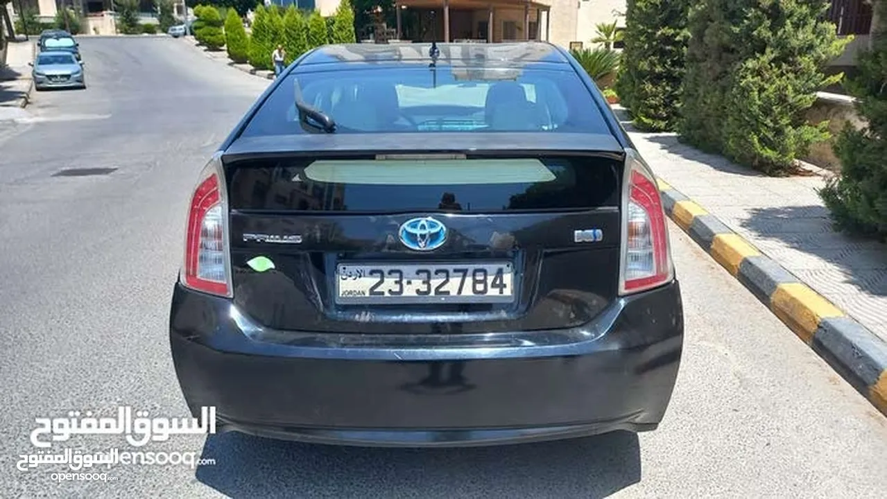 تويوتا بريوس لون اسود ملوكي 2014 فحص 3 جيد بسعر مغري قابل للبدل