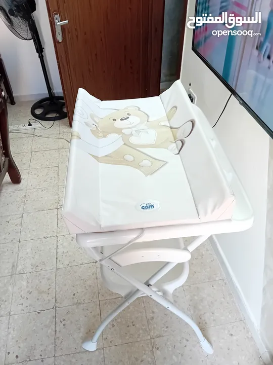 ستناد بانيو حمام وغيار بيبي ماركة ايطالية استعمل بسيط