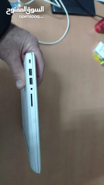 HP Notebook 14-BP   I5 8th gen مع كرت شاشة Readeon 2 GB