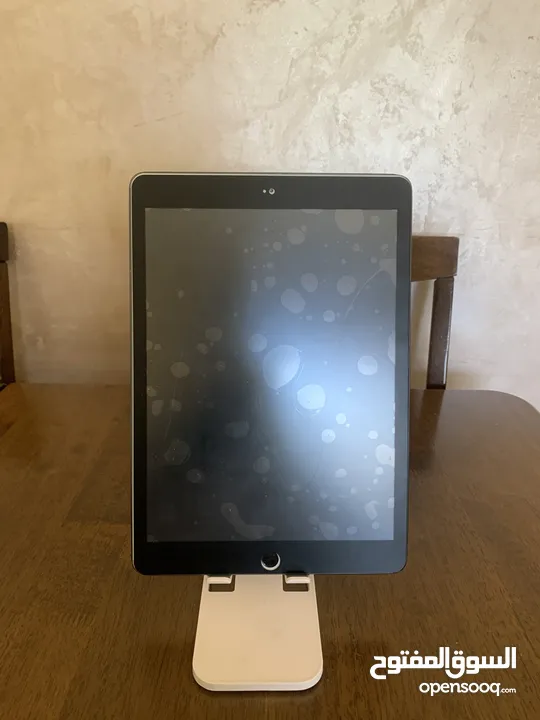 للبيع: iPad الجيل الثامن (iPad 8) – 32GB