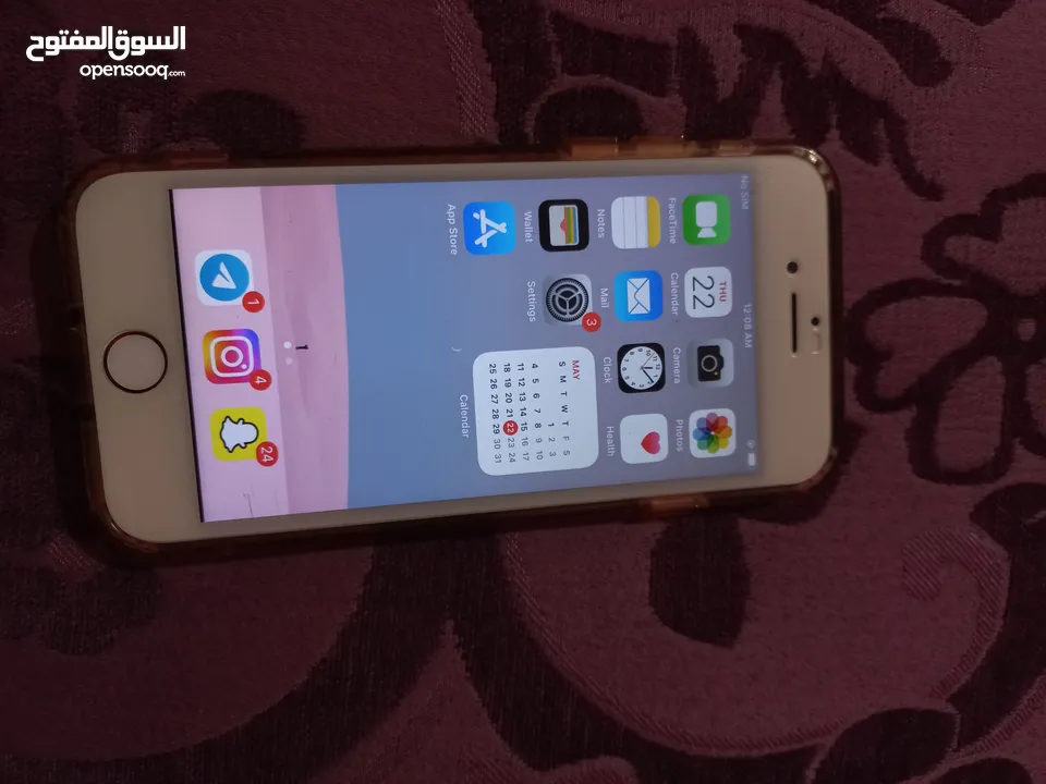 ايفون 6 ، لون لؤلؤي ناعم استخدام بسيط