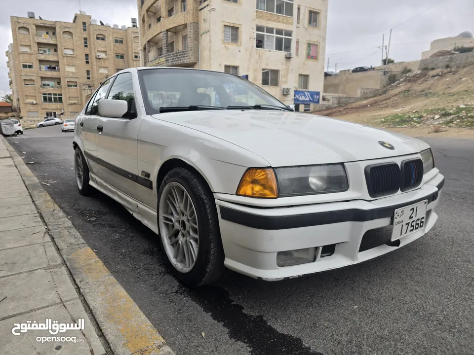 وطواط قابل للبدل BMW318i